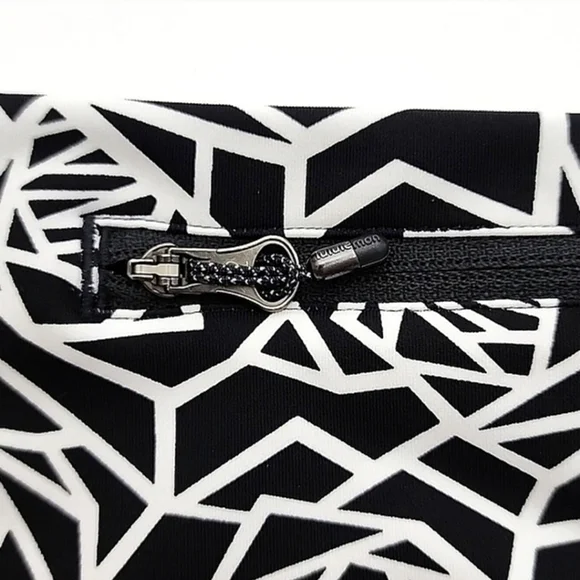 Lululemon Real Quick Tight Crops Miss Mosaic White Posey Black White Size 8 - Picture 7 of 14